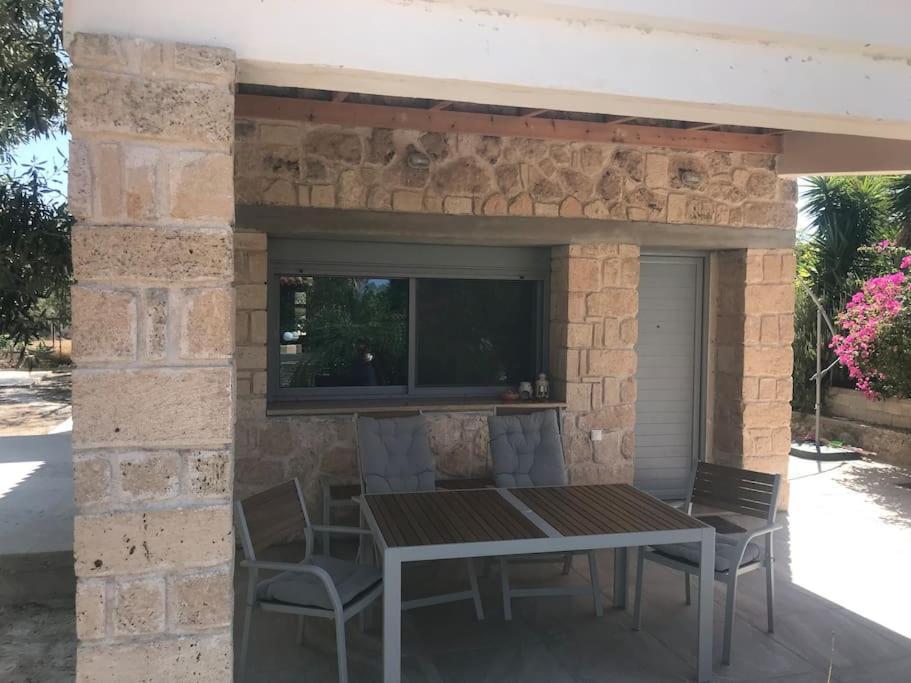 Πέτρινη Κατοικία Στην Αίγινα - Stone House In Aigina Khloi Exterior foto